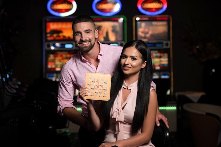 Antarmuka pemain Wild West Gold menampilkan taruhan dan kontrol permainan
